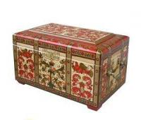 Декоративный сундук с художественной росписью